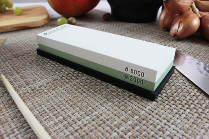 Pierre à aiguiser grains 3000/8000 + socle